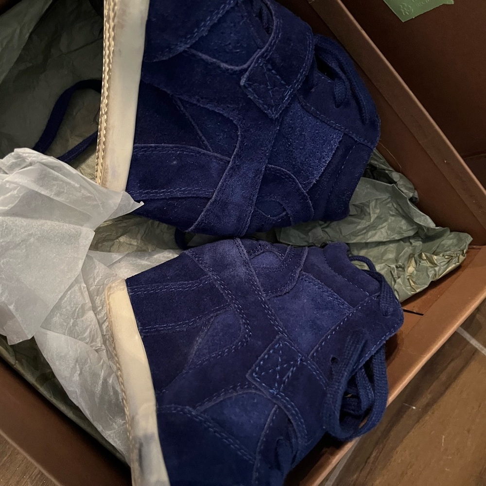 Ash sneakers